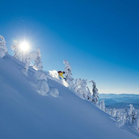 Holiday Inn Express & Suites Kelowna - East By Ihg Екстериор снимка