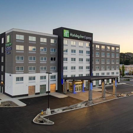 Holiday Inn Express & Suites Kelowna - East By Ihg Екстериор снимка