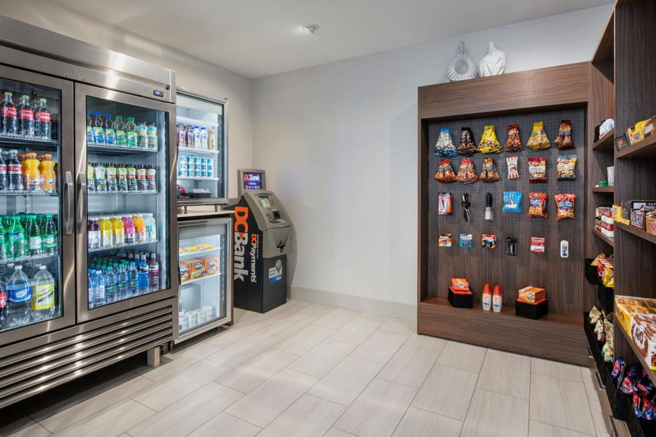 Holiday Inn Express & Suites Kelowna - East By Ihg Екстериор снимка